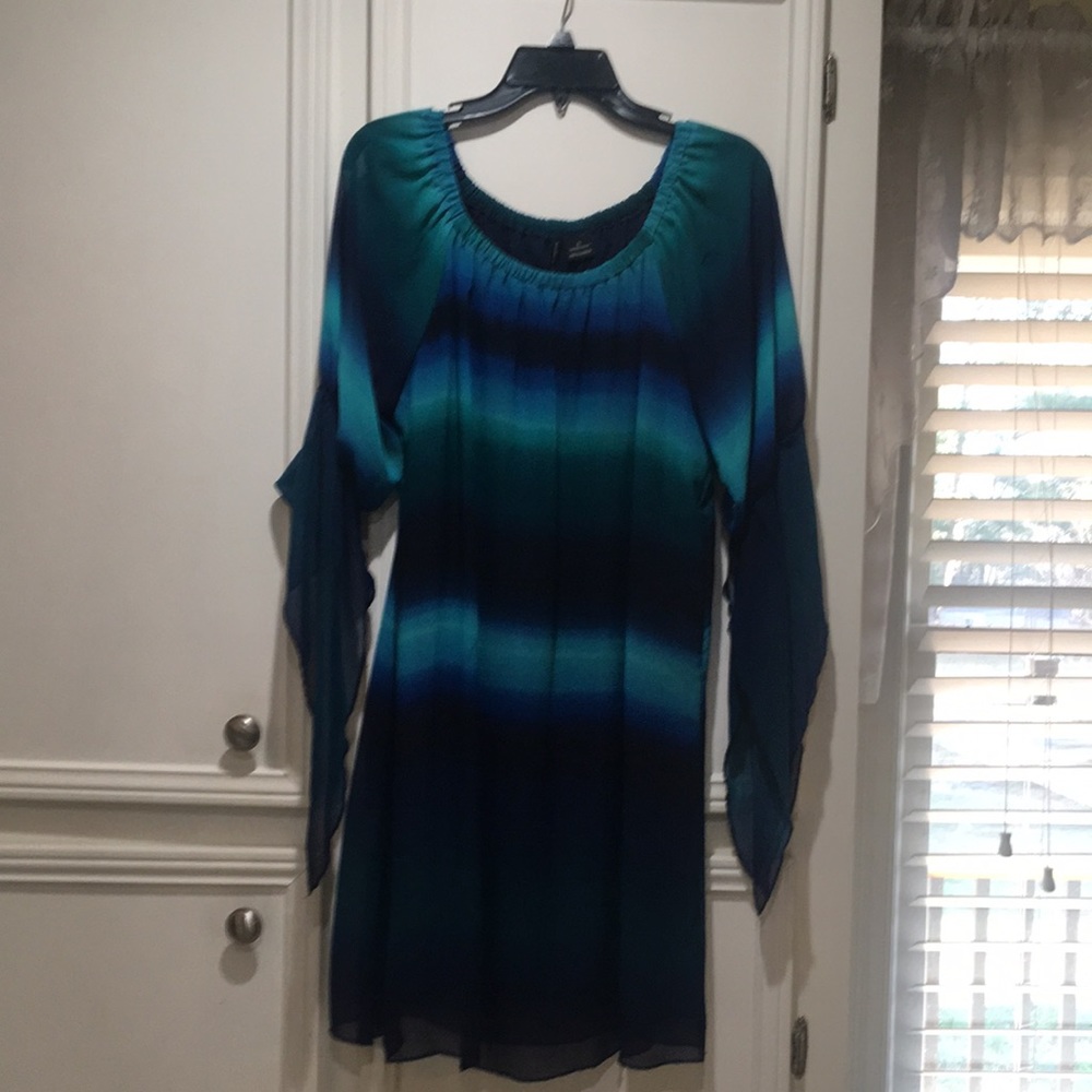 Absolutely one of my favorite dresses. I am 5 5” and it come to knee on me .